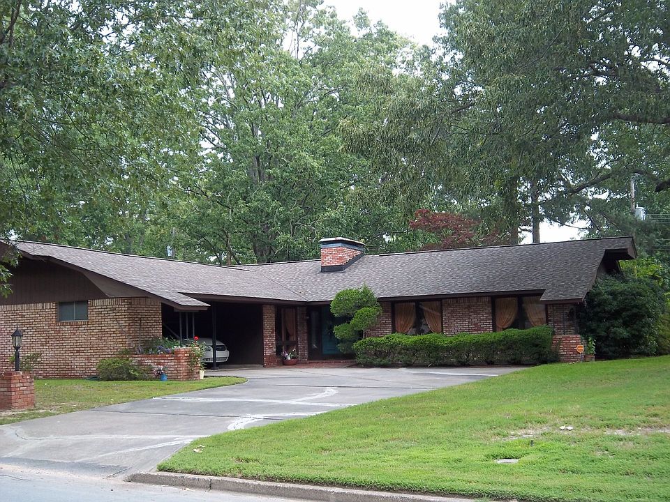 1st image of 2403 W 40th Ave