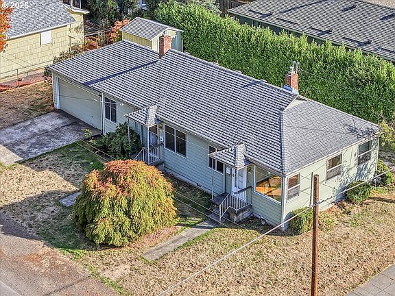 2nd image of 7404 NE Hassalo St
