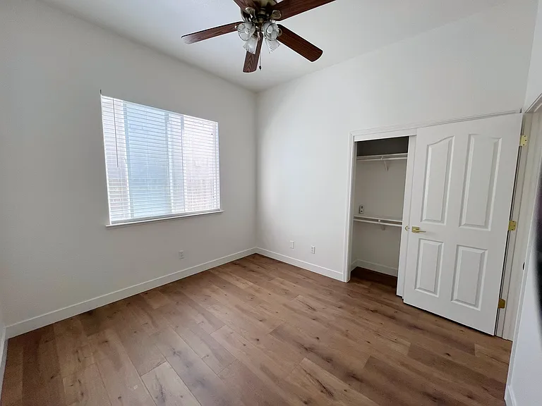 10233 Stathos Dr — Photo 18
