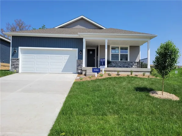 521 Elkhorn St, Mitchellville, IA 50169
