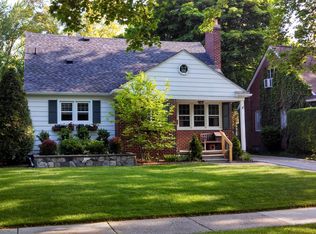 2833 Manchester Rd, Birmingham, MI 48009