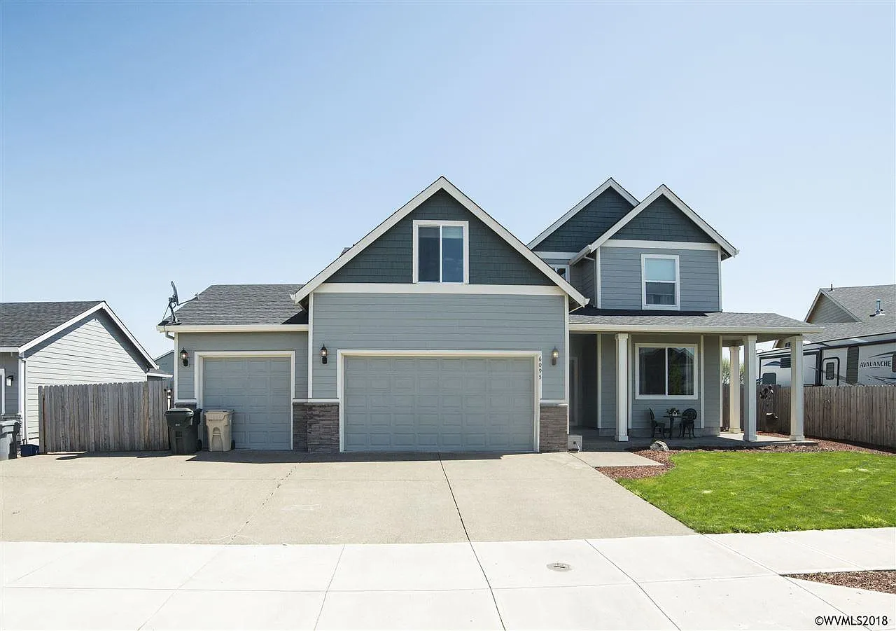 6095 NE Danica Ct photo 1