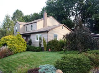 927 Fairfax Dr, Morgantown, WV 26505