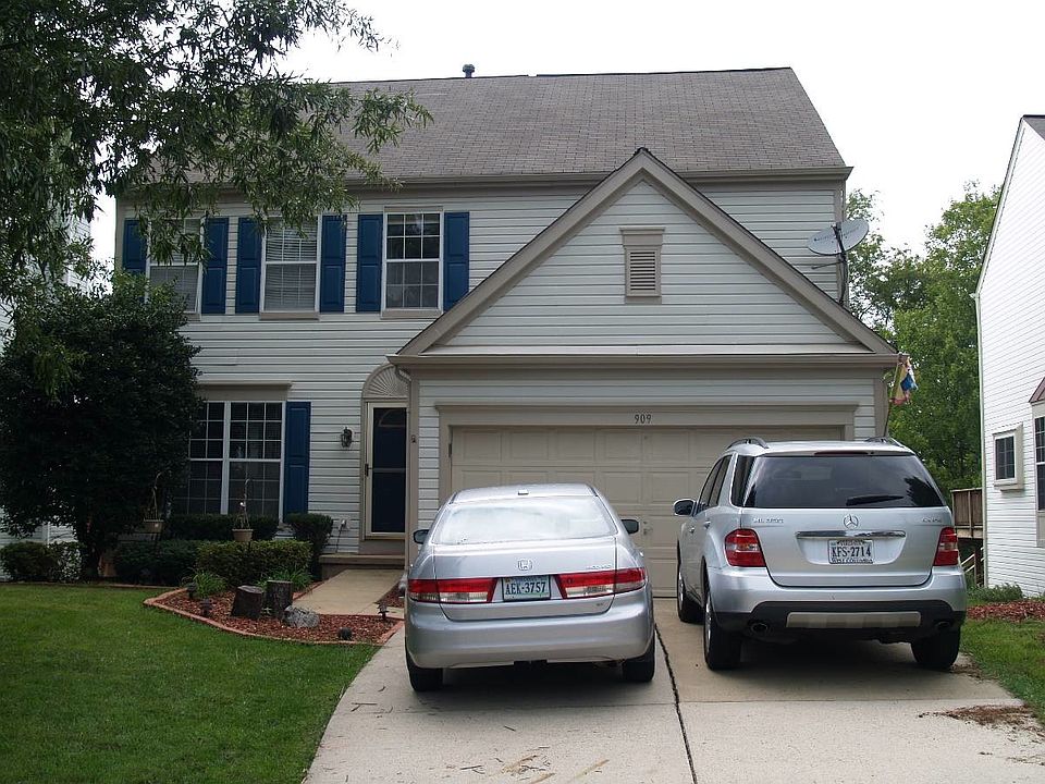 Single Family home w/ 2 car garage