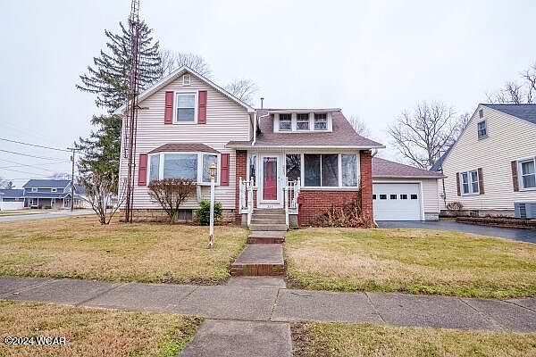 1st image of 223 S Lynn St