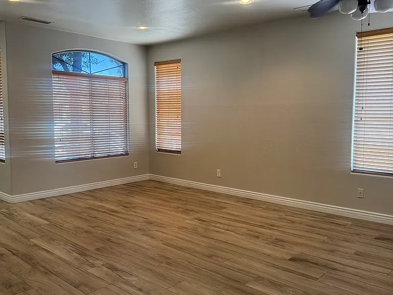 8421 W Mohave St — Photo 9