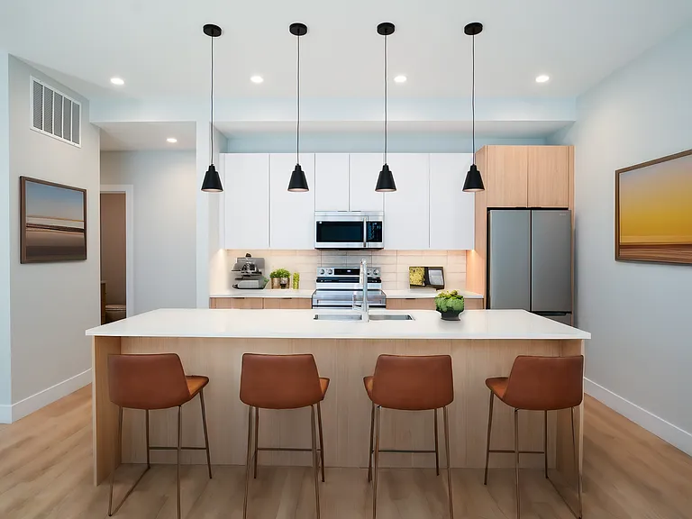KDG Irving Park LLC — Photo 2