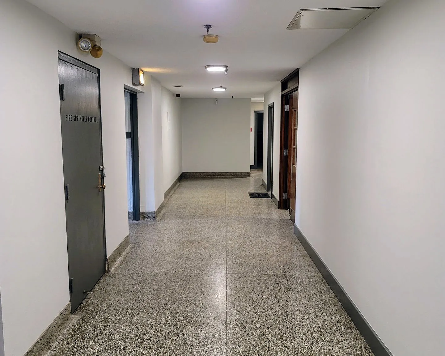 Come Home to Peterson Square Apartments — Photo 4