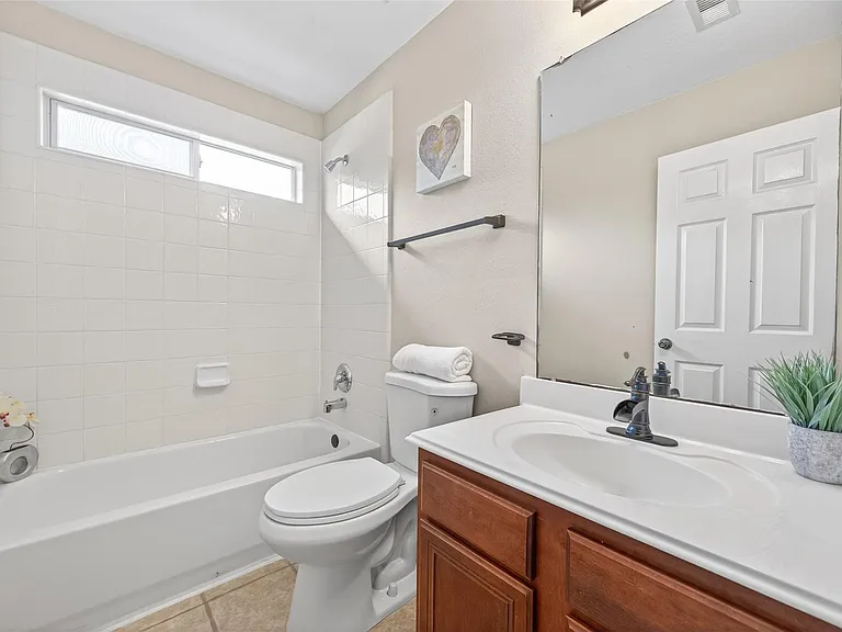 10427 Lyndon Meadows Dr — Photo 34