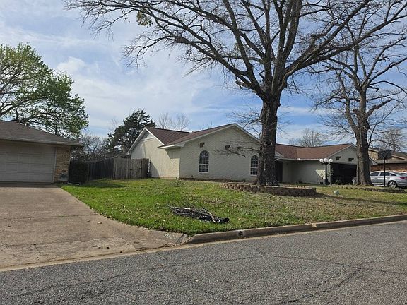 3rd image of 3624 Oakwood St