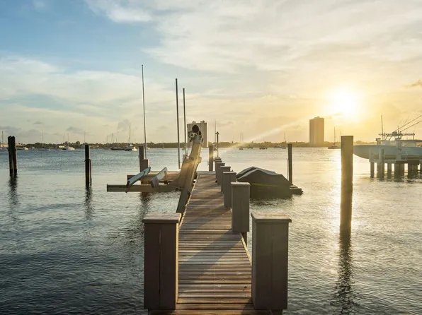 1221 N Lake Way, Palm Beach, FL 33480