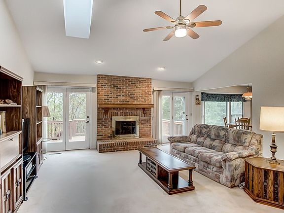 3rd image of 8154 Heatherwood Dr