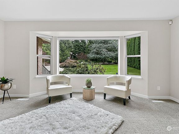 5th image of 8211 179th Avenue E