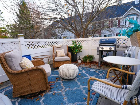 434 Northam Dr, North Brunswick, NJ 08902