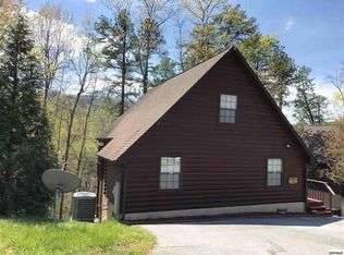 1656 Raccoon Den Way, Sevierville, TN 37862