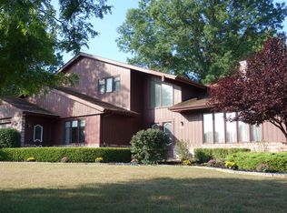 612 Davidson Dr, Highland Heights, OH