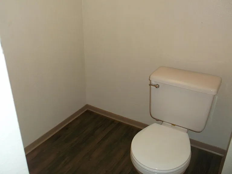119 E 3rd St #1 — Photo 7