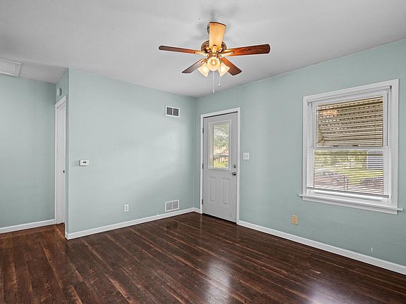 2nd image of 3438 Taylor St