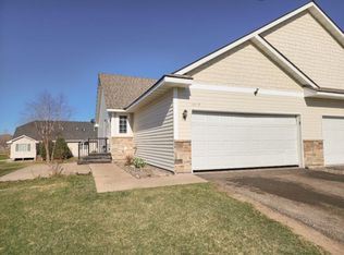 10717 Knollwood Ln, Woodbury, MN 55129