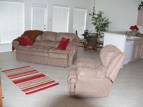 Completely furnished includes washer 