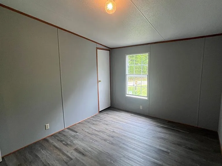 1816 Switzer Green Pond Rd #B — Photo 6