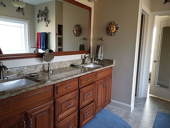Double vanity in master bath