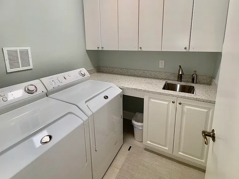1002 5th St S #501 — Photo 23