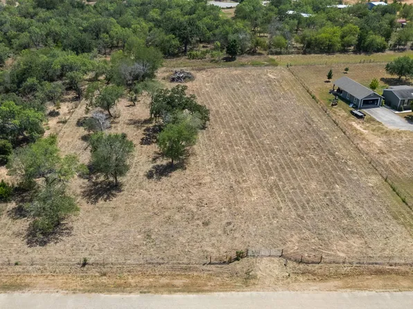 440 FALLING LEAF DR LOT 61, Lytle, TX 78052