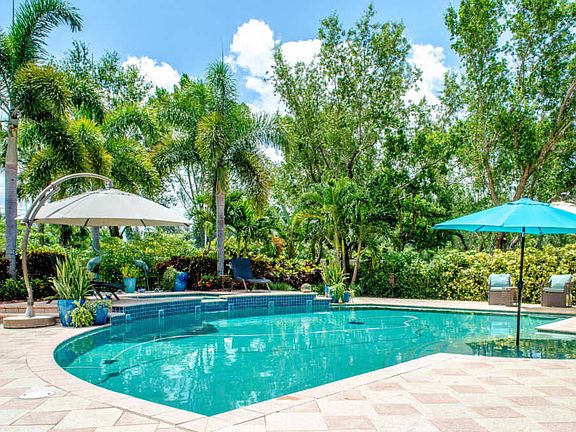 5th image of 9368 Isles Cay Dr