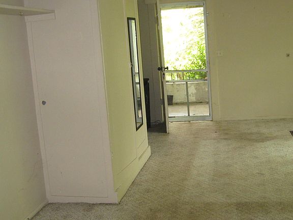 5th image of 534 Oakview Dr #A