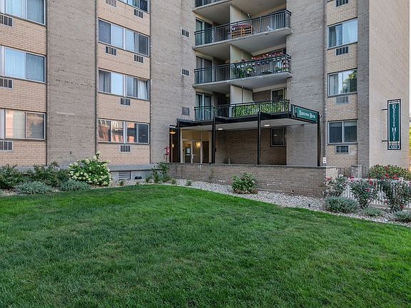 3rd image of 1025 Hancock St Unit 11L
