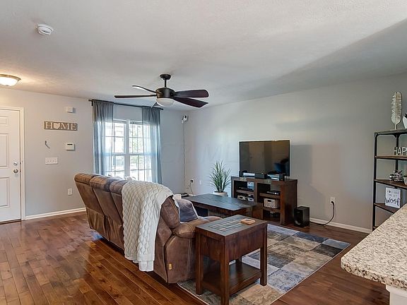 3rd image of 5627 Chippewa Falls St #61-562