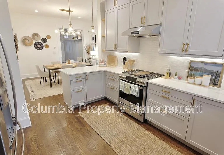 11 Q St NE — Photo 17