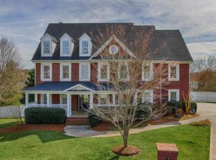 1815 Saint Anselm Ln, Knoxville, TN 37922