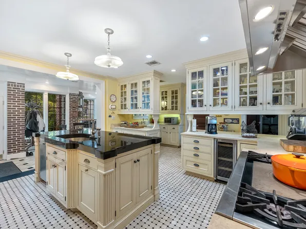 127 Beverly Road image 6 of 57