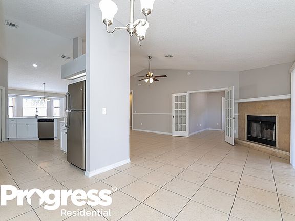 4th image of 929 Salerno Ct