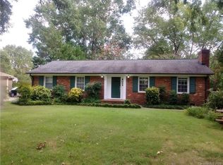 8024 Grosse Pointe Ln, Charlotte, NC 28227