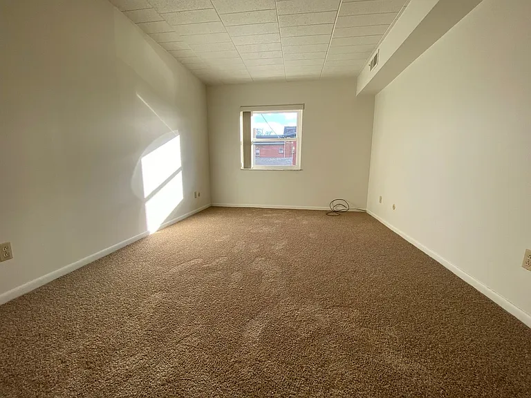 360 Maryland Ave — Photo 81