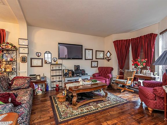 4th image of 30547 Country Meadows Dr