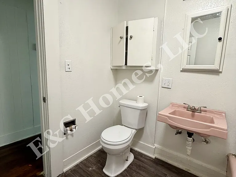 2805 Denver St — Photo 10