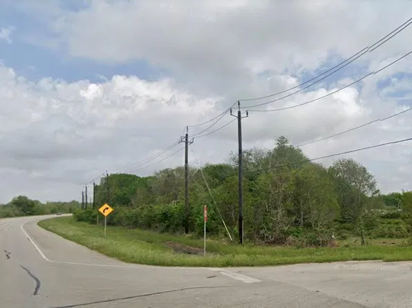 Fm 523, Angleton, TX 77515