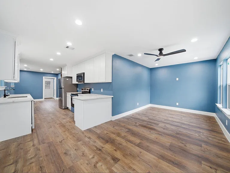 1210 Crockett St #B — Photo 6