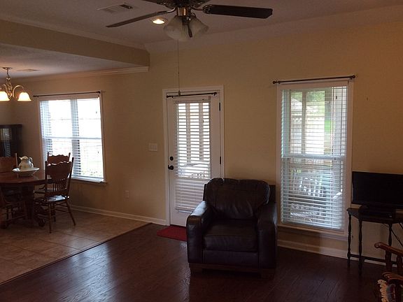2nd image of 1409 Melanie Dr