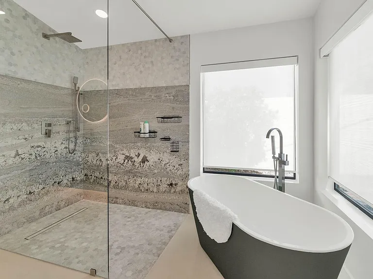 3420 E Oregon Ave — Photo 16