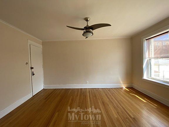 5th image of 2619 W Gunnison St #G1