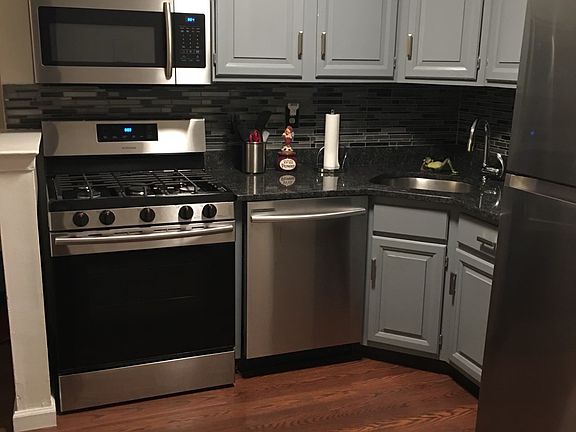 2nd image of 30 Donna Ct APT 4