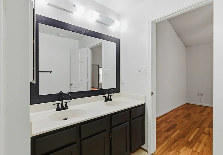 1033 Higgins Way #1 — Photo 10