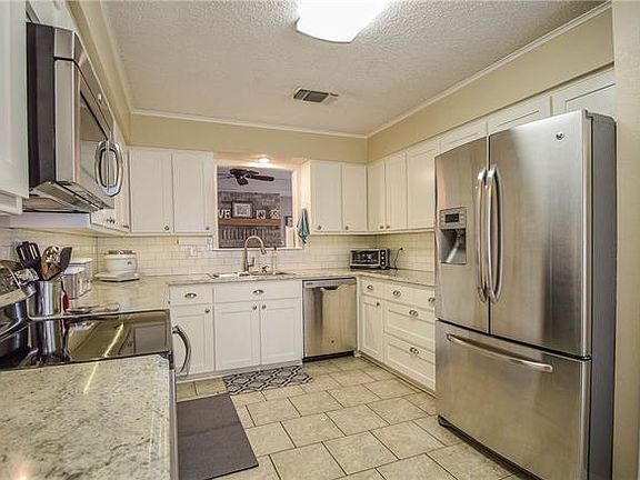4th image of 9200 Hanging Moss Dr