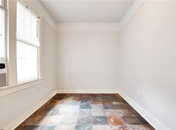 5th image of 310 Broadway St