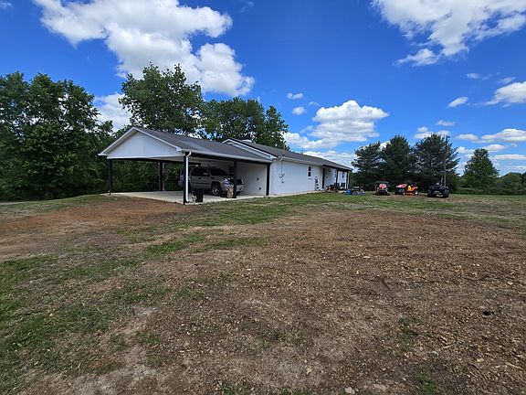 4th image of 392 Sullivan Rd